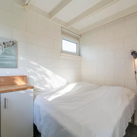 In Sint Maartenszee Near בית נופש Sint Maartensvlotbrug