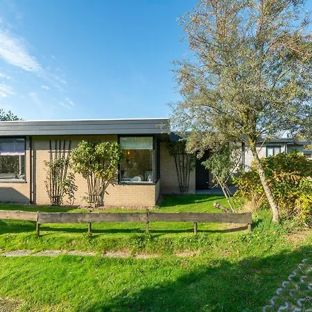 בית נופש In Sint Maartenszee Near