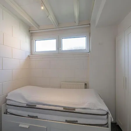 בית נופש In Sint Maartenszee Near *